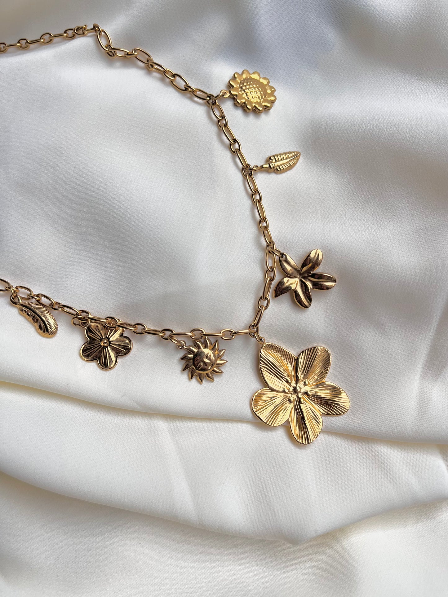 Collier fleurs