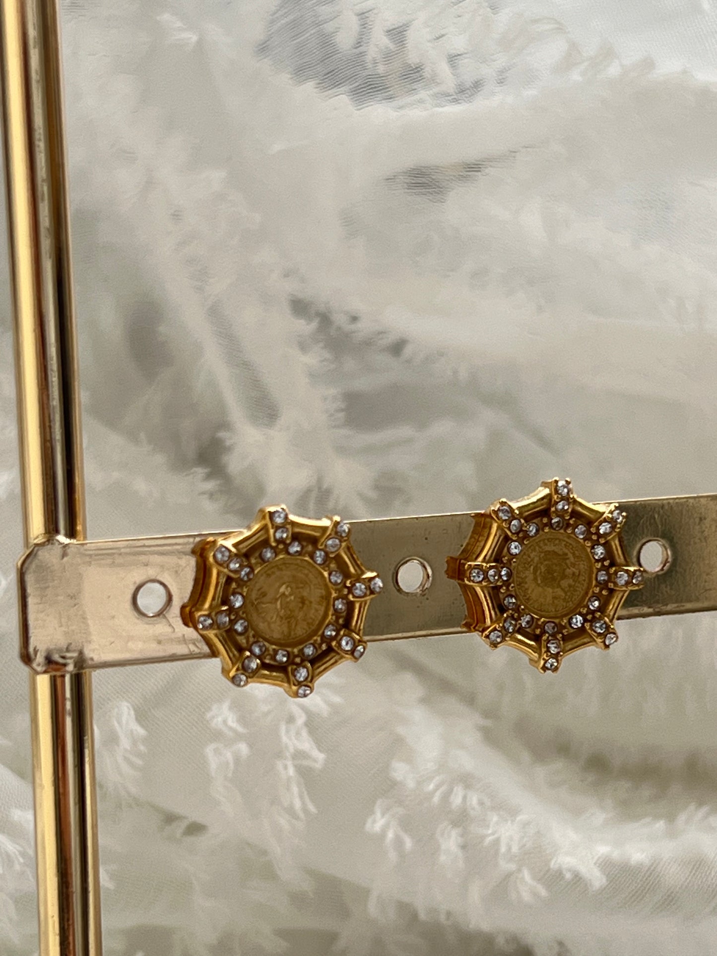 BOUCLES D’OREILLES