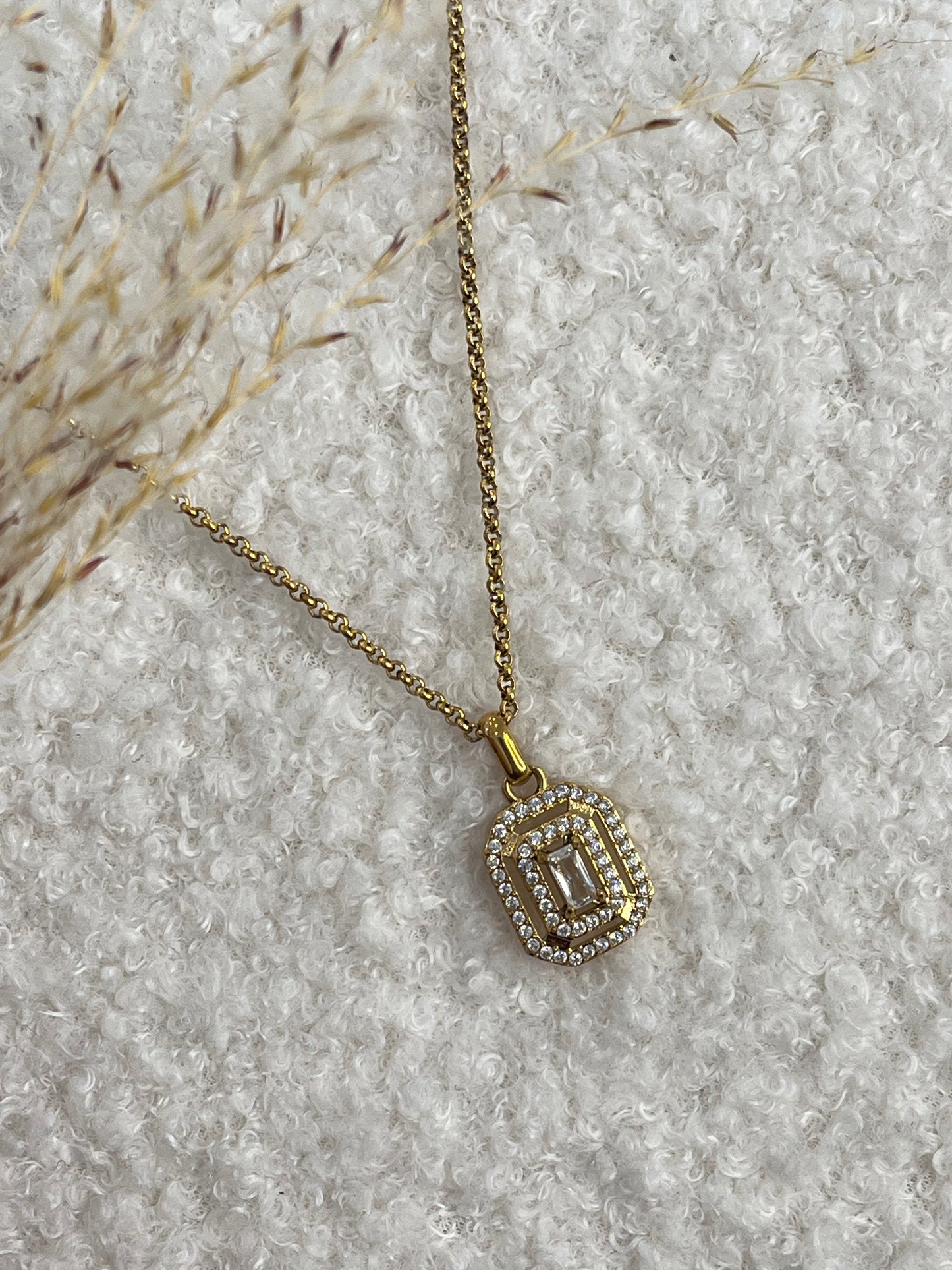 Collier carré