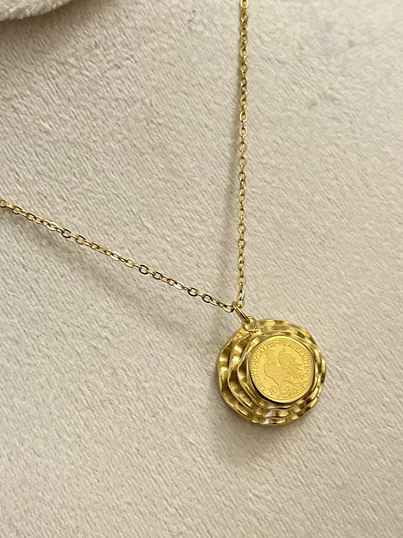 Collier coq