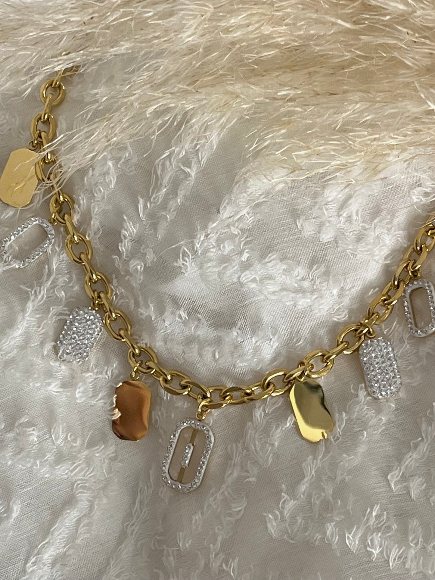 Collier Biblo