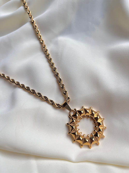 Collier clash