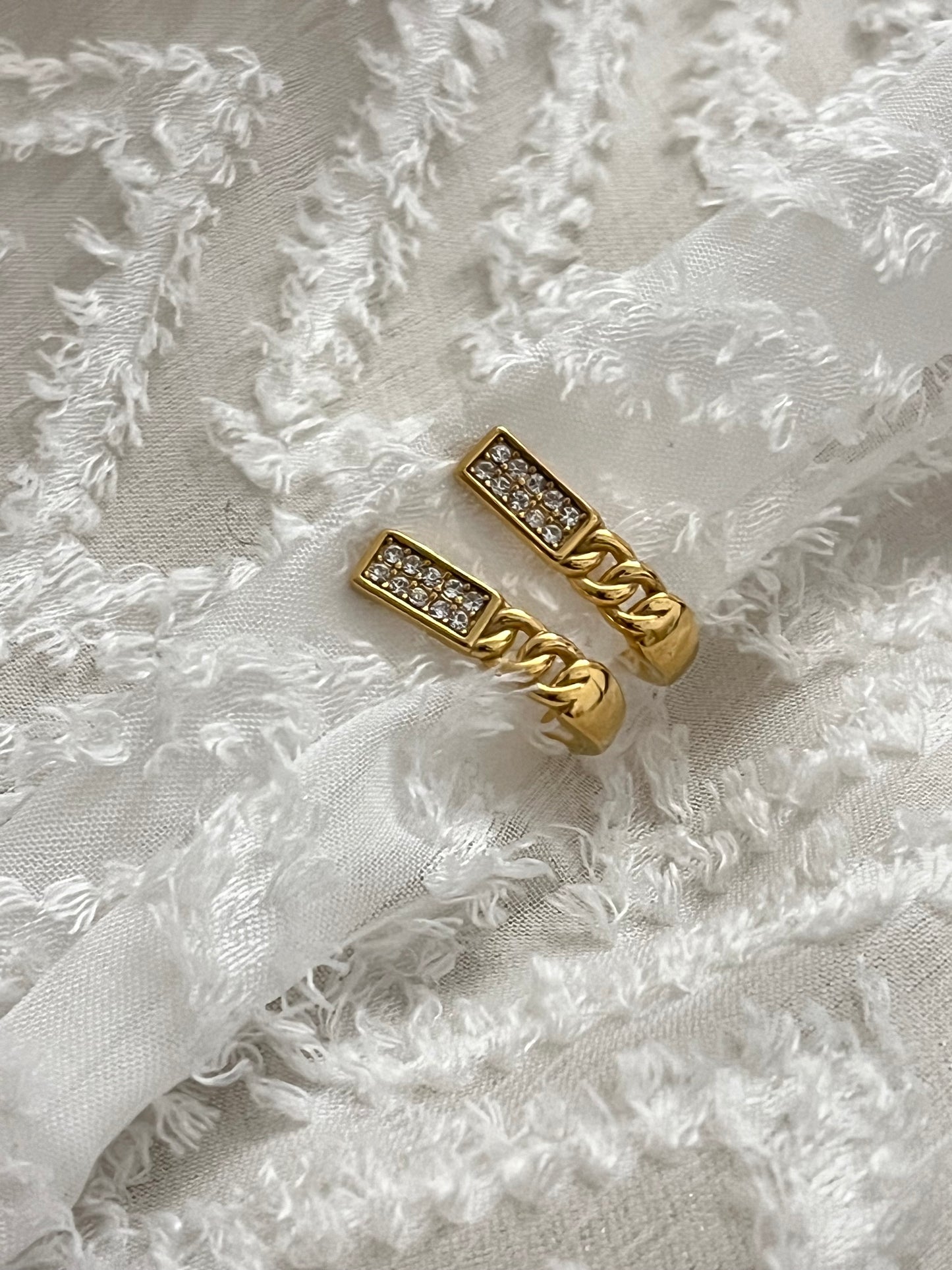 BOUCLES D’OREILLES