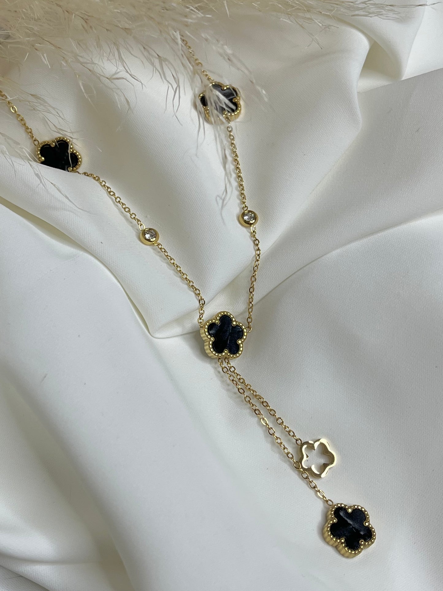 Collier trèfle noir