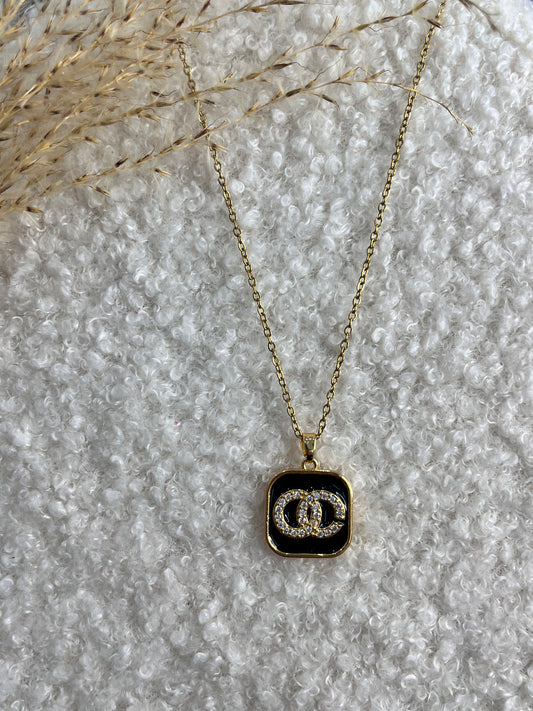 Collier CH