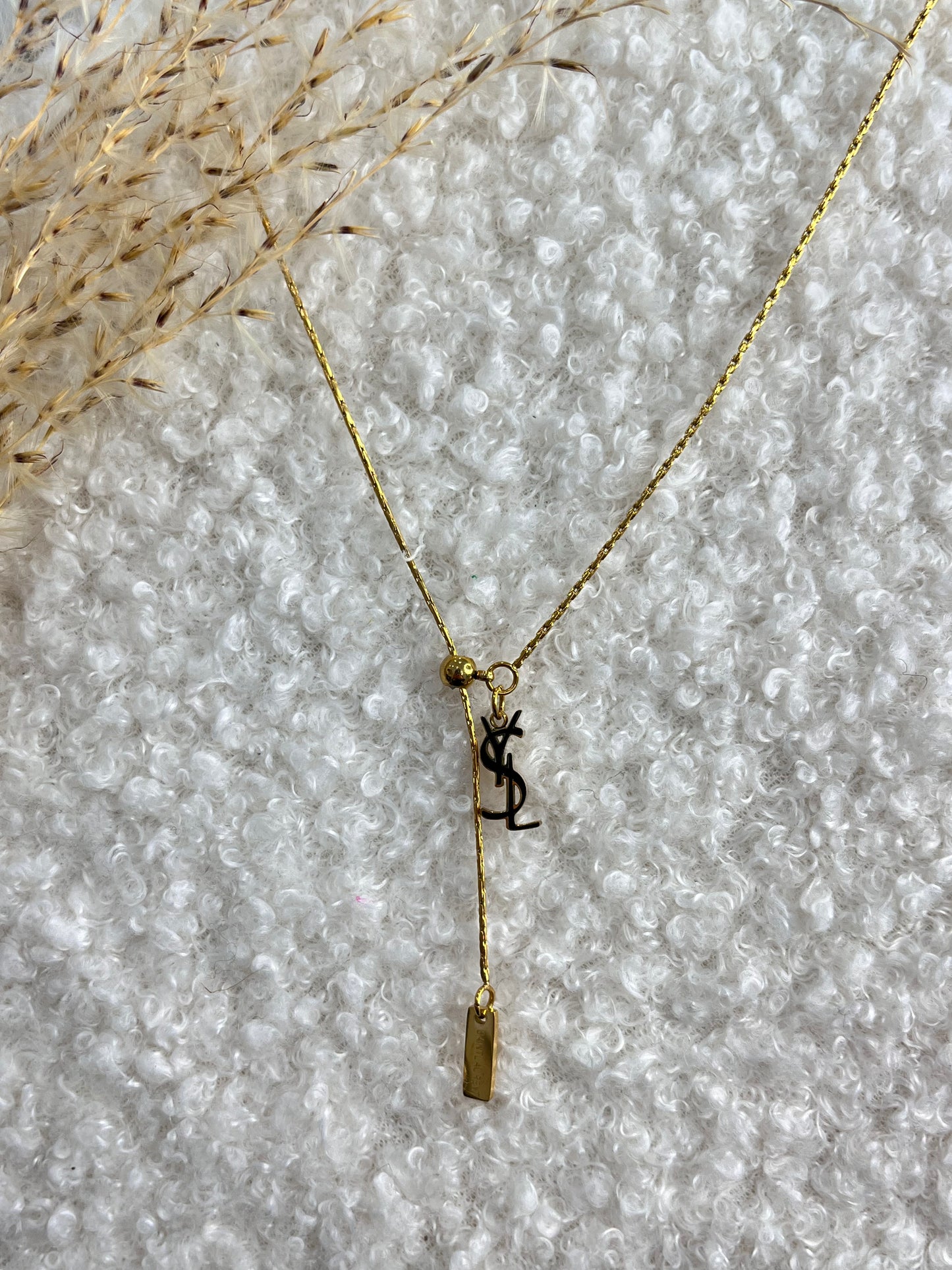 Collier S